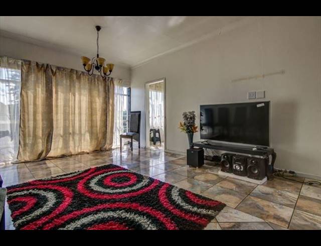 3 BEDROOM APARTMENT FOR SALE IN ALLEN GROVE